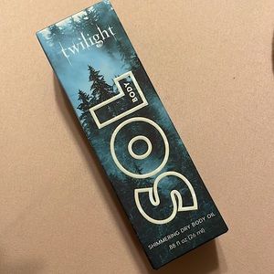 Colourpop x twilight solbody shimmering body oil in “like diamonds”